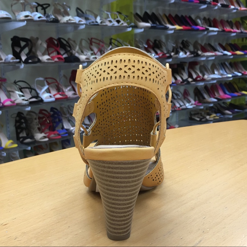 1 Left! City Classified Yellow Stacked Heel Sandal - Picture 6 of 8